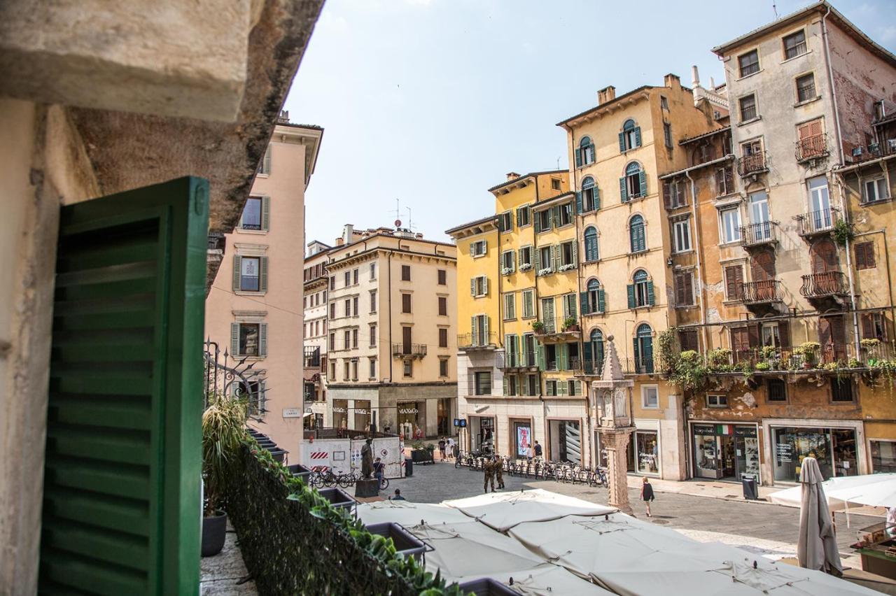 Hotel Aurelia Luxury - Piazza Delle Erbe Verona Exterior foto