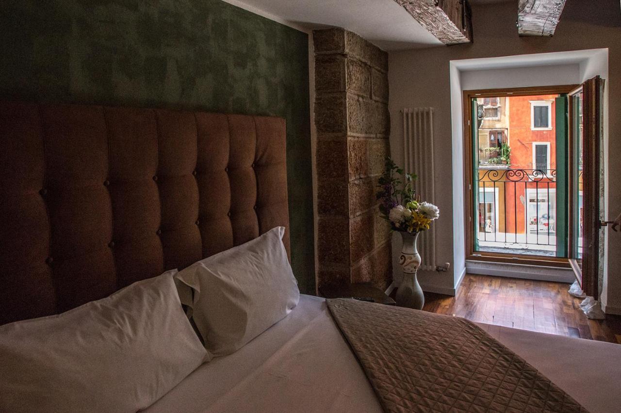 Hotel Aurelia Luxury - Piazza Delle Erbe Verona Exterior foto