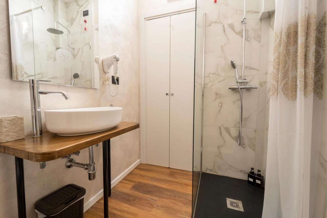 Hotel Aurelia Luxury - Piazza Delle Erbe Verona Exterior foto