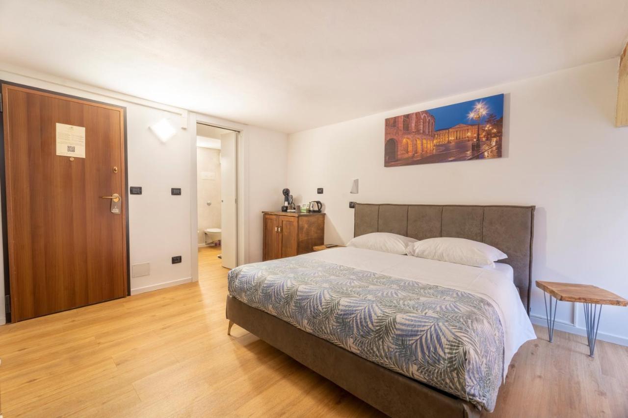 Hotel Aurelia Luxury - Piazza Delle Erbe Verona Exterior foto