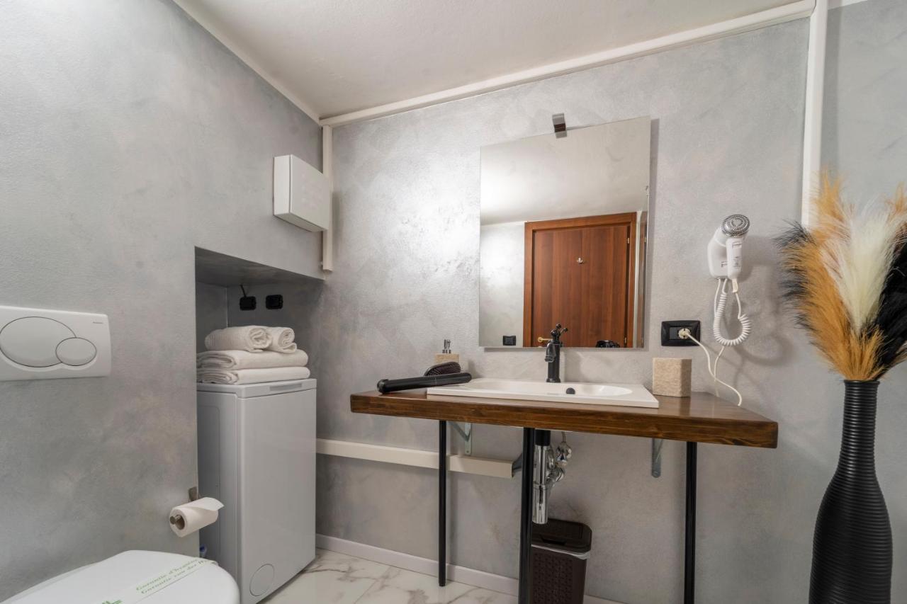 Hotel Aurelia Luxury - Piazza Delle Erbe Verona Exterior foto